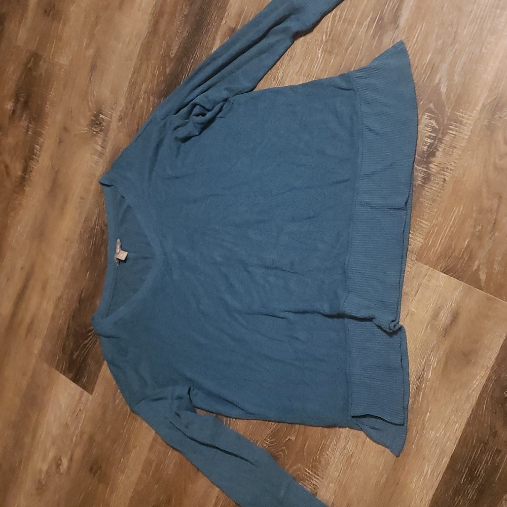 Women's long sleeve shirt/sweater
